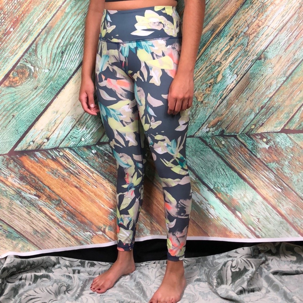 B1 - AVIA Style Estilo Spandex Leggings - XS